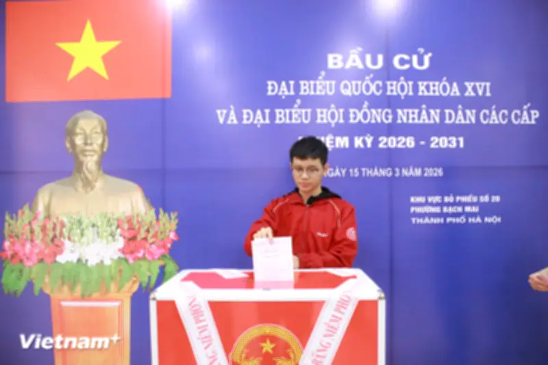 Hơn 3.000 sinh viên Đại học Bách khoa Hà Nội tham gia bầu cử tại khu vực số 20