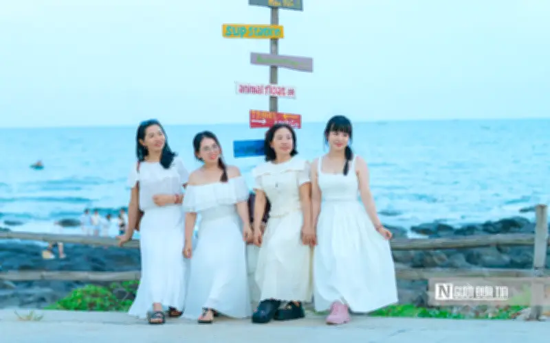 Hòn Yến - Tuyệt Tác Biển Cả Với Bờ Kè Gây Sốt Mạng Xã Hội