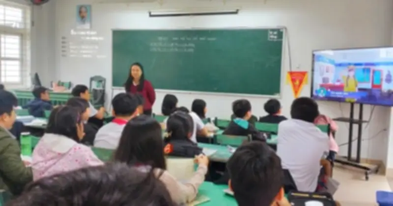 Hàng chục giáo viên Huế đối mặt nguy cơ bị chuyển ngạch nhân viên sau hơn 10 năm giảng dạy