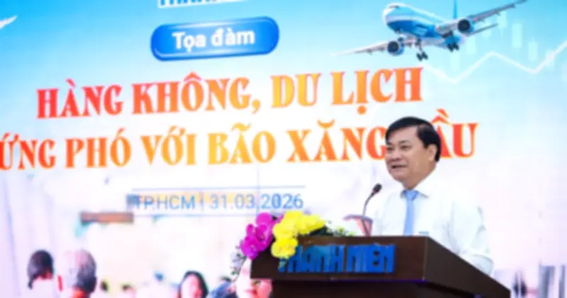 Hàng không và du lịch đối mặt áp lực lớn từ giá xăng dầu tăng cao