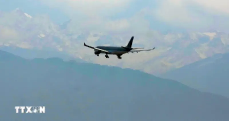 Hàng Không Vùng Vịnh Tiếp Tục Tê Liệt Vì Các Cuộc Tấn Công Bằng Drone