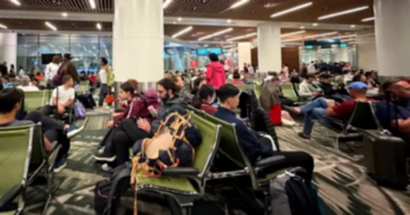 Hàng Loạt Chuyến Bay Quốc Tế Bị Hủy Do Chiến Sự Trung Đông, Hàng Không Việt Nam Theo Dõi Sát