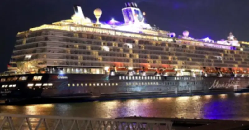 Hàng nghìn du khách mắc kẹt trên siêu du thuyền tại Dubai, Doha do xung đột Trung Đông