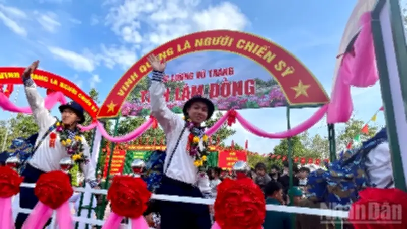 Hàng nghìn thanh niên hăng hái lên đường nhập ngũ trong Lễ giao quân năm 2026