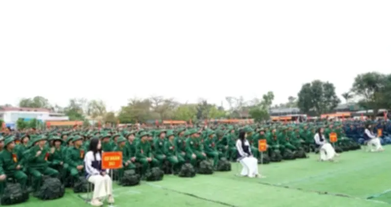 Hàng nghìn thanh niên Nghệ An hăng hái lên đường nhập ngũ trong lễ giao quân năm 2026