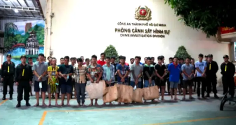 Hàng trăm cảnh sát đột kích hai sới bạc quy mô lớn tại TP.HCM, bắt giữ 83 đối tượng