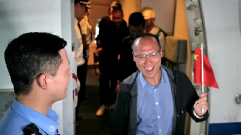 Hàng trăm nghìn người mắc kẹt tại chợ lửa Trung Đông, tình hình khẩn cấp