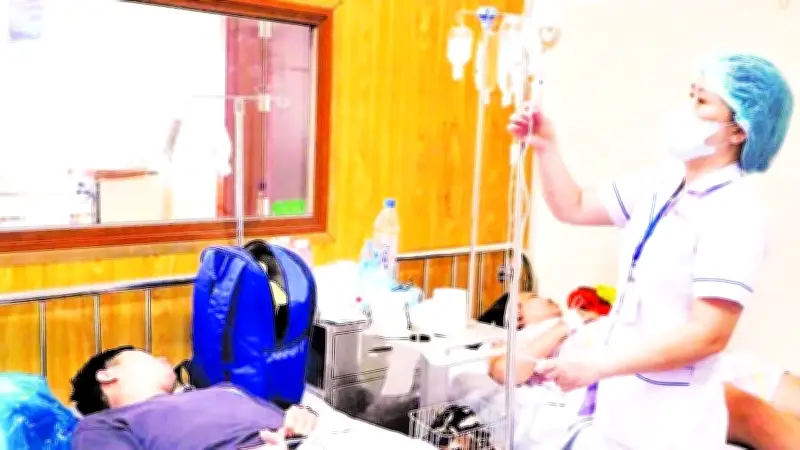 Hàng trăm người nhập viện vì ngộ độc bánh mì tại TP.HCM: Cảnh báo an toàn thực phẩm