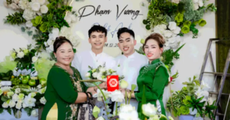 Hành trình 8 năm vượt định kiến, cặp đôi đồng tính tổ chức hôn lễ ấm áp