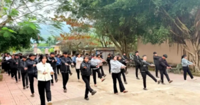 Hành trình xóa mù chữ ở Sơn Tây: Từ 92% mù chữ đến 100% tốt nghiệp