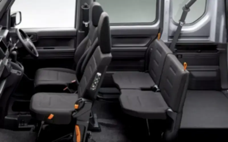 Honda Brio Hatchback 250 Triệu Đồng: Nội Thất Thực Dụng, Giá Cạnh Tranh Với Kia Morning