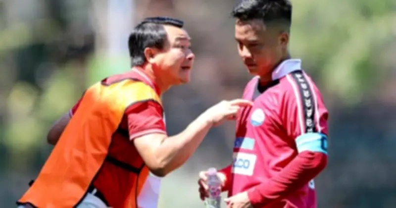 Hoàng Danh tỏa sáng với siêu phẩm, dẫn dắt Thủy lợi vào chung kết TNSV THACO Cup