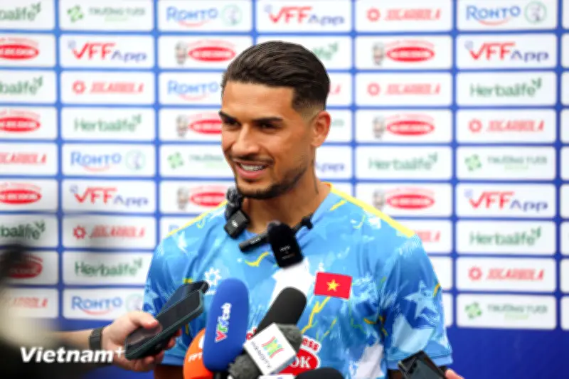 Đỗ Hoàng Hên tự hào ngày đầu lên tuyển Việt Nam, háo hức tại Hội Cùng Xuân Sơn