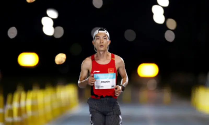 Hoàng Nguyên Thanh và Hoàng Thị Ngọc Hoa hụt kỷ lục Việt Nam tại Tokyo Marathon 2026