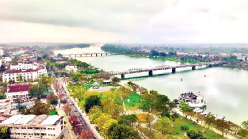 Huế Mở Rộng Không Gian Phát Triển: Tầm Nhìn Đa Trục Và Thách Thức Hạ Tầng