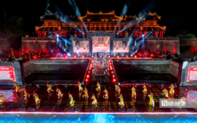 Huế định hướng phát triển kinh tế đêm gắn với bảo tồn di sản văn hóa