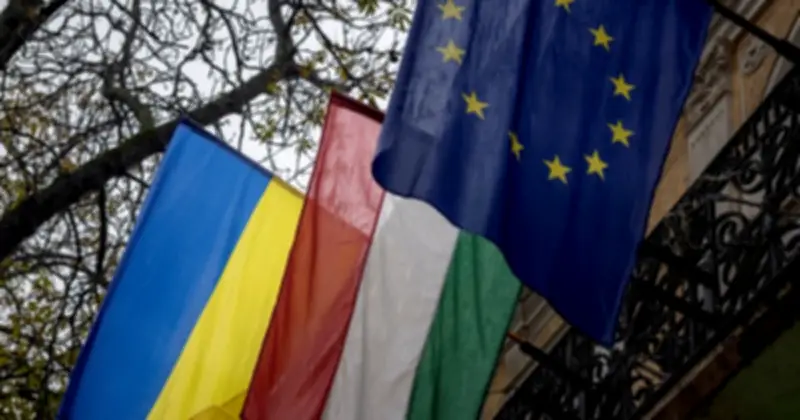 Hungary bắt giữ nhân viên ngân hàng Ukraine với 40 triệu USD và vàng, căng thẳng leo thang