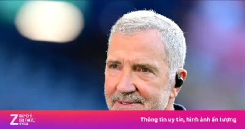 Huyền thoại Liverpool Graeme Souness mắc kẹt giữa bom đạn tại sân bay Abu Dhabi