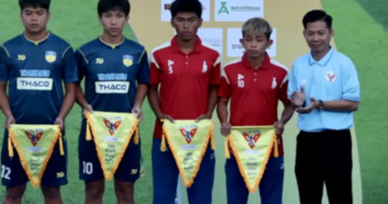 Đội ĐH Nha Trang tăng cường lực lượng, mời HLV Hoàng Anh Tuấn làm cố vấn cho giải TNSV quốc tế 2026