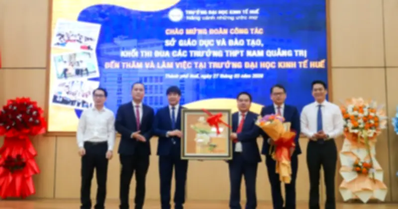 Đại học Kinh tế Huế kêu gọi 'đừng vào trường nếu không đam mê' tại diễn đàn giáo dục