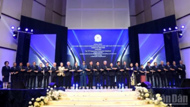 Đại sứ Việt Nam tại Thái Lan chúc mừng Ban Chấp hành Hội Người Việt Nam toàn Thái Lan nhiệm kỳ mới