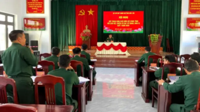 Đại tá Nguyễn Văn Lĩnh Chủ Trì Hội Nghị Đối Thoại Dân Chủ Tại Bộ Chỉ Huy Quân Sự Tỉnh Đắk Lắk