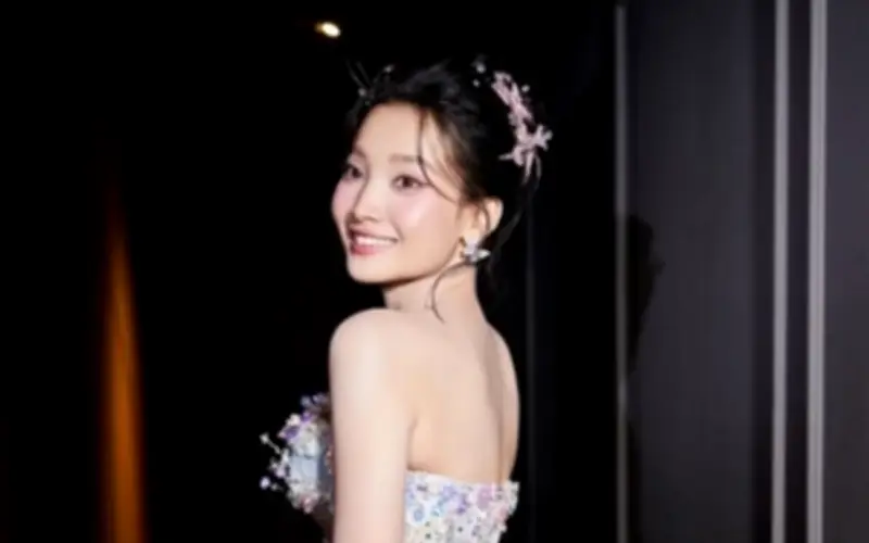 Đội Thực Gọi Cảm Của Ngọc Hương Quy Nhập Trang 2: Chiến Dịch Từ Thiện Ấn Tượng