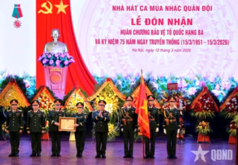 Đại tướng Nguyễn Trọng Nghĩa chỉ đạo Nhà hát Ca múa nhạc quân đội phát triển văn hóa và công nghệ