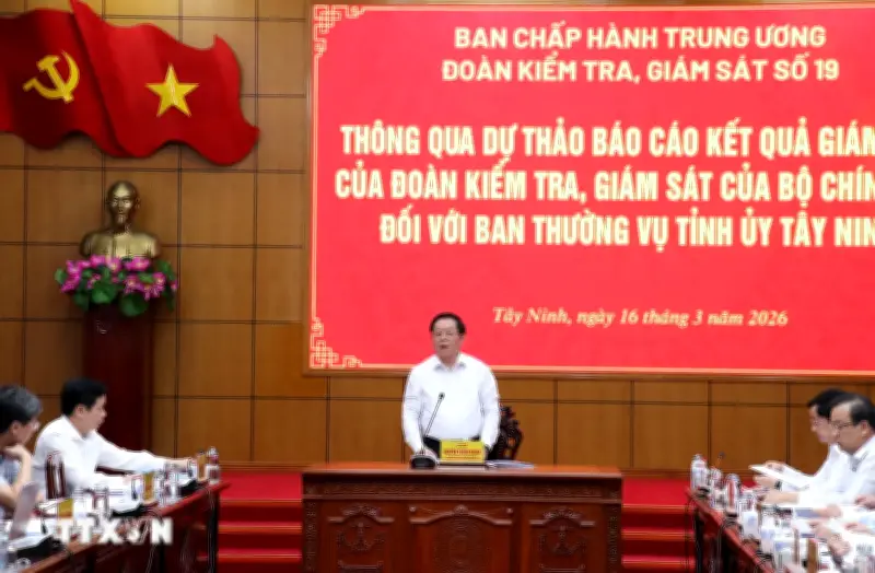 Đại tướng Nguyễn Trọng Nghĩa làm việc với Ban Thường vụ Tỉnh ủy Tây Ninh