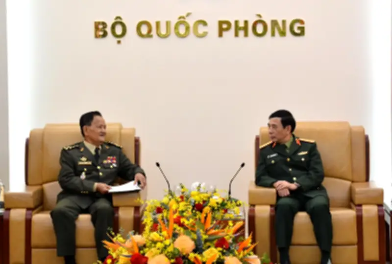 Đại tướng Phan Văn Giăng tiếp Quốc vụ khanh Bộ Quốc phòng Campuchia