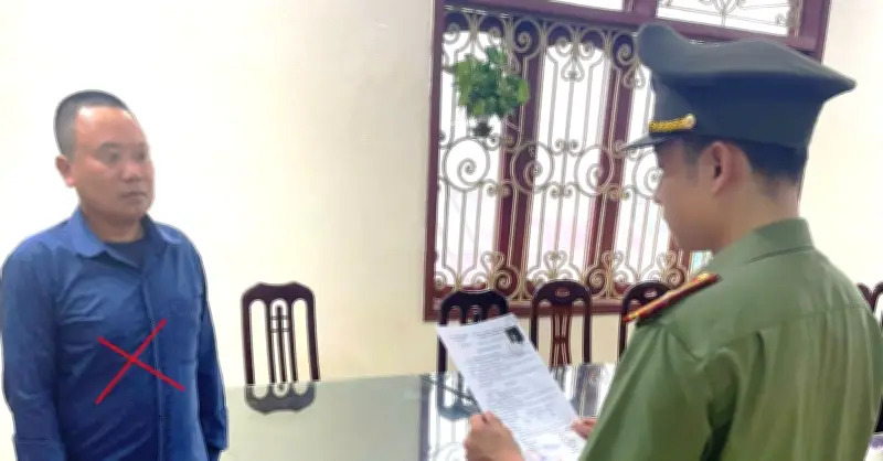 Đối tượng truy nã đặc biệt lẩn trốn 9 năm ra đầu thú tại Ninh Bình