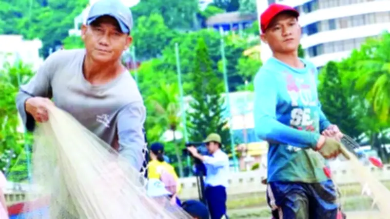 Đội Tàu Hậu Cần Giúp Ngư Dân Phía Đông TP.HCM Bám Biển Dài Ngày