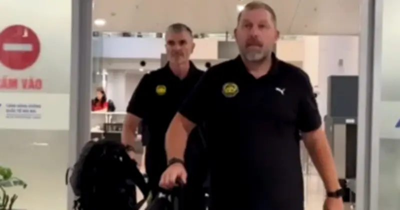 Đội tuyển Malaysia hạ cánh tại Hà Nội với 13 cầu thủ nhập tịch, vắng mặt hai trụ cột