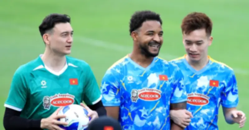 Đội tuyển Việt Nam đón thêm lực lượng, HLV Kim Sang-sik nâng cấp bài tập