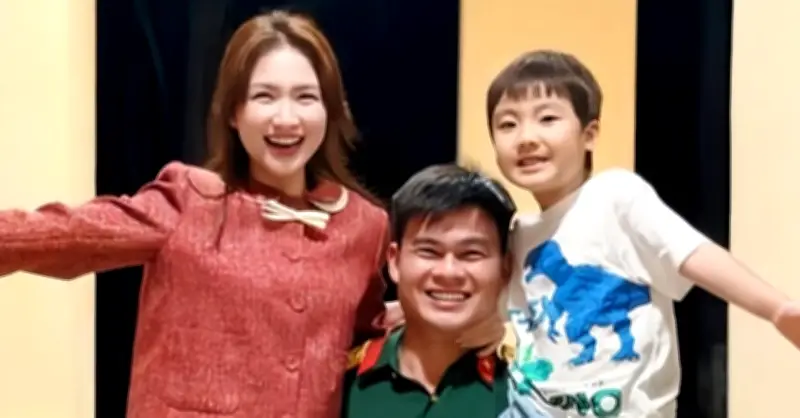 Đại úy Thăng Văn Cương công khai tình cảm với Hòa Minzy, gây bão mạng xã hội