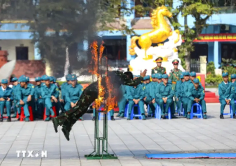 Điện Biên ra quân huấn luyện năm 2026 và phát động đợt thi đua cao điểm