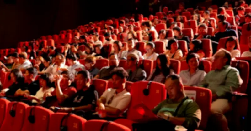 Điện ảnh Việt bùng nổ doanh thu kỷ lục, nhưng tiềm ẩn rủi ro cạnh tranh