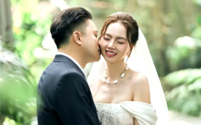 Đinh Ngọc Diệp và Victor Vũ kỷ niệm 10 năm hôn nhân với lời nhắn xúc động