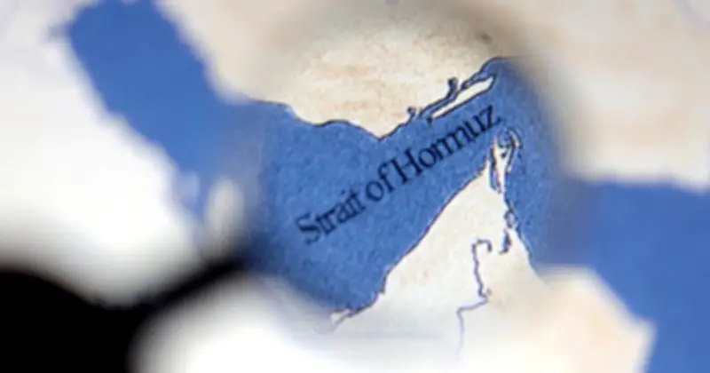Iran Cảnh Báo Nóng Về Eo Biển Hormuz, Tình Hình Trung Đông Căng Thẳng