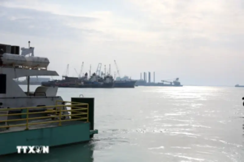 Iran Cảnh Báo Phong Tỏa Năng Lượng, Đe Dọa Rải Thủy Lôi Trên Vịnh Persian