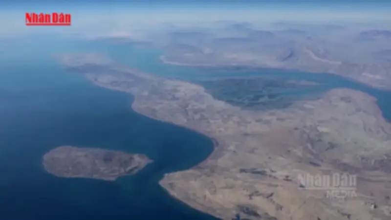 Iran cảnh báo tấn công tàu qua eo biển Hormuz, căng thẳng leo thang