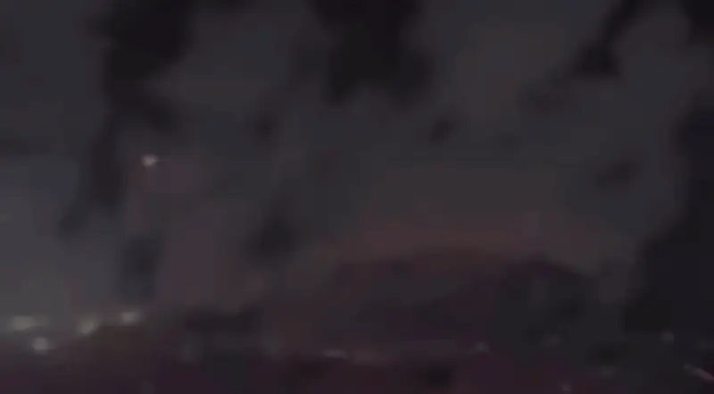 Iran Khai Hỏa Hơn 1.200 Tên Lửa Đáp Trả Không Kích, Căng Thẳng Trung Đông Leo Thang