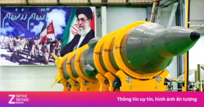 Iran Lần Đầu Sử Dụng Tên Lửa Sejjil Siêu Nặng Tấn Công Trung Tâm Quân Sự Israel