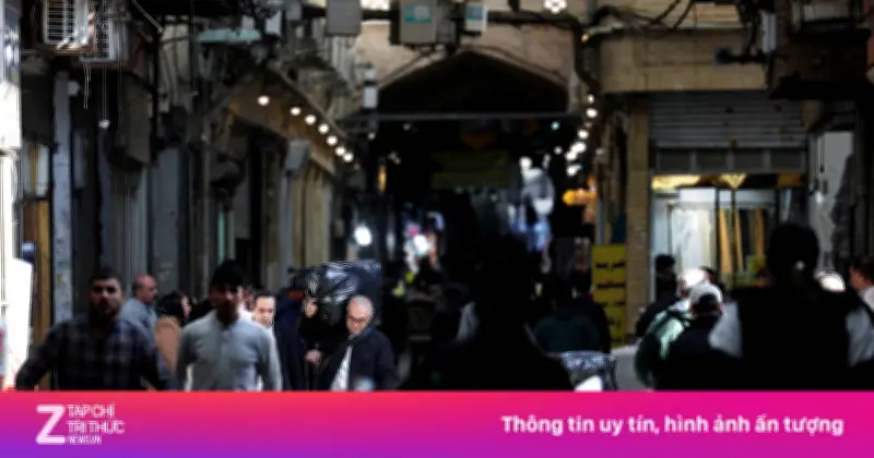 Iran: Người dân kiệt quệ giữa chiến sự, lạm phát và 'bóng tối Internet' kéo dài