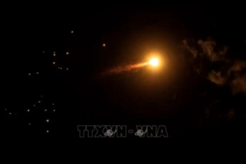 Iran Đáp Trả Mỹ, Israel: Tấn Công Căn Cứ, Tehran Hứng Đòn Không Kích