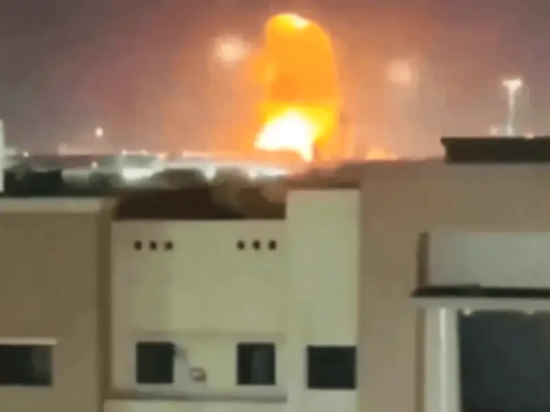 Iran 'Thập Diện Mai Phục': Từ Tên Lửa, Tin Giả Đến Đòn Đánh Năng Lượng Gây Chấn Động Toàn Cầu