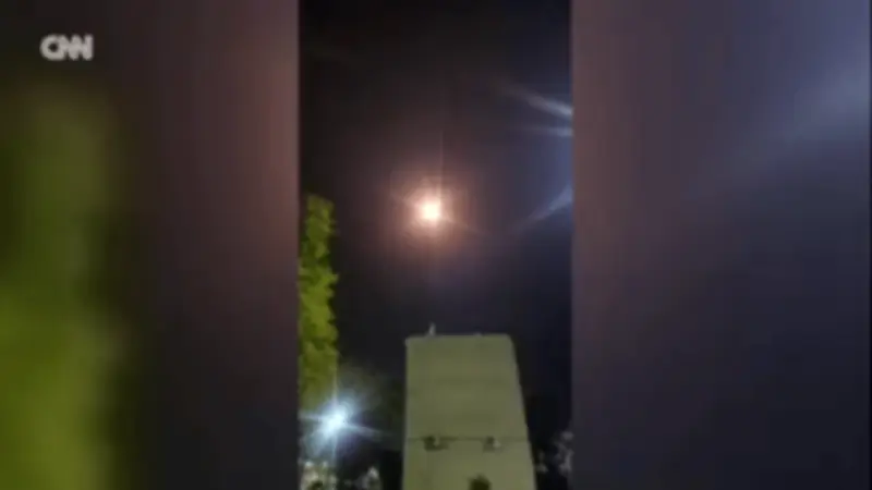 Iran Tấn Công Israel: Tên Lửa Trúng Công Trình Miền Nam, Căng Thẳng Leo Thang