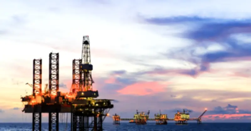 Iran Tuyên Bố Cứng Rắn, Giá Dầu Có Thể Lên 120 USD/Thùng