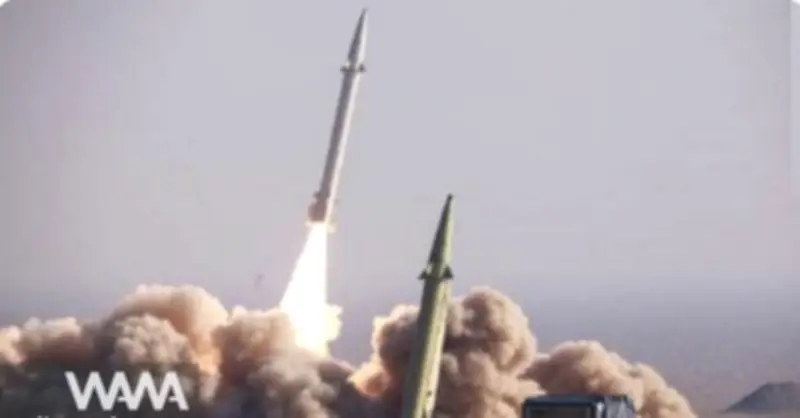 Iran tuyên bố phóng tên lửa hành trình vào tàu sân bay Mỹ tại Vịnh Ba Tư