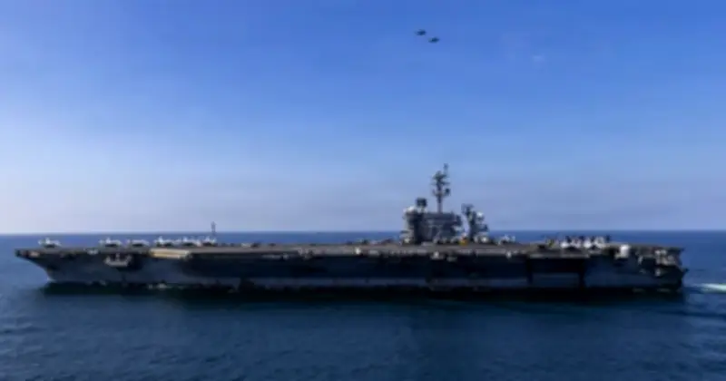 Iran tuyên bố tên lửa Qader nhắm tàu sân bay Mỹ, Israel ném bom cơ sở tàu ngầm